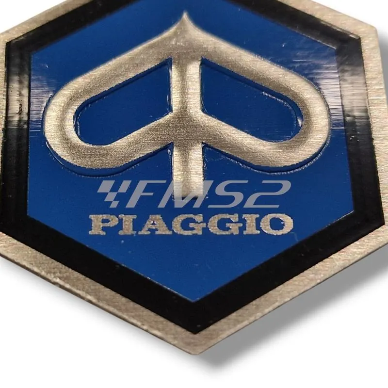 Scudetto Piaggio adesivo piccolo esagono (CIF), ricambio 5778