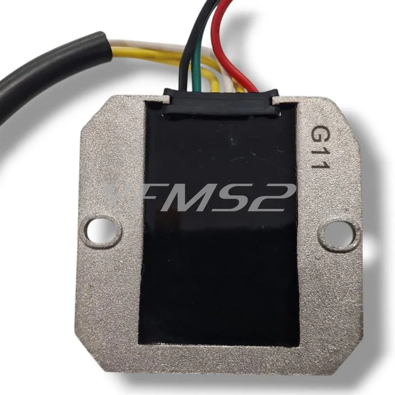 Regolatore di tensione trifase RMS per maxi scooter Kymco 125, 150, 200, 250 cc, ricambio 246030081