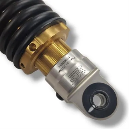 Mono ammortizzatore posteriore YSS con interasse da 250 mm modello OE302-250T-01AL-38 di colore nero, oro e alluminio e regolabile con ghiera filettata, ricambio YSOE25001